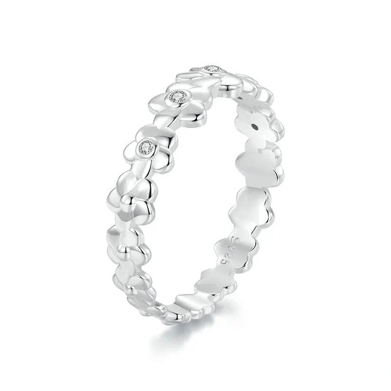 ˇStella JewelryˇFlower Ring Paved with Cubic Zirconia Statement Band Ring