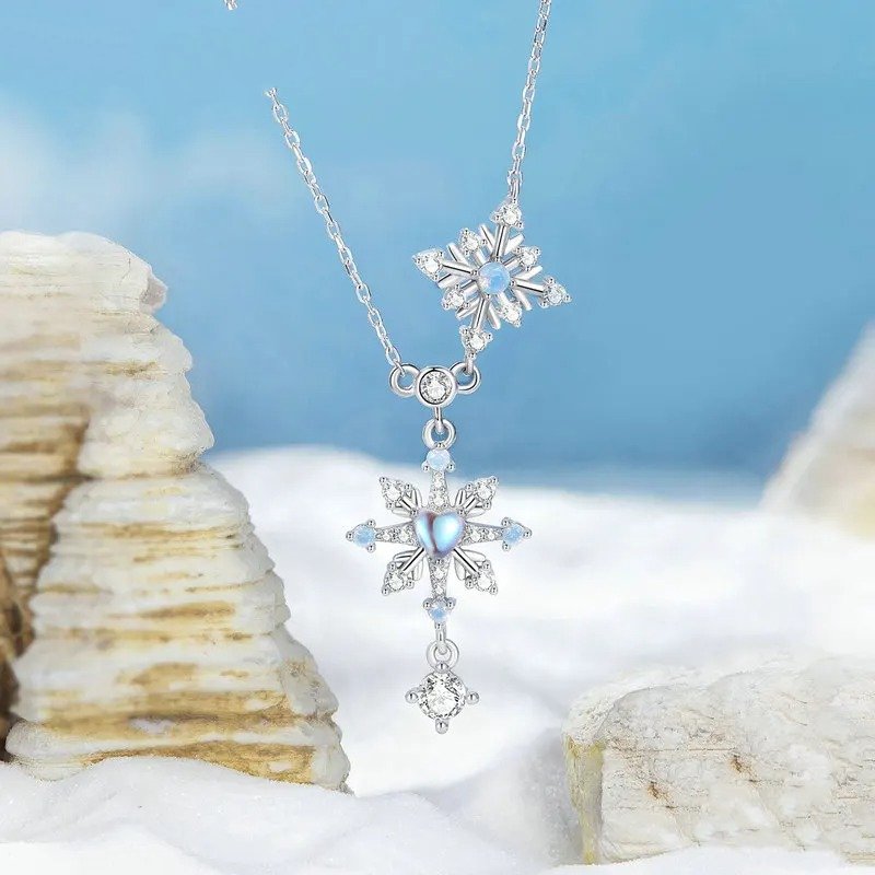 ˇStella JewelryˇSnowflake Pendant Necklace Heart-shaped Moonstone Starburst Neck Chain