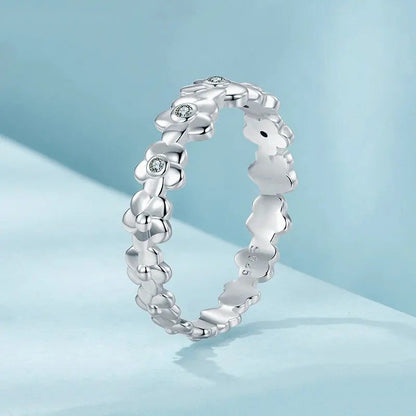 ˇStella JewelryˇFlower Ring Paved with Cubic Zirconia Statement Band Ring