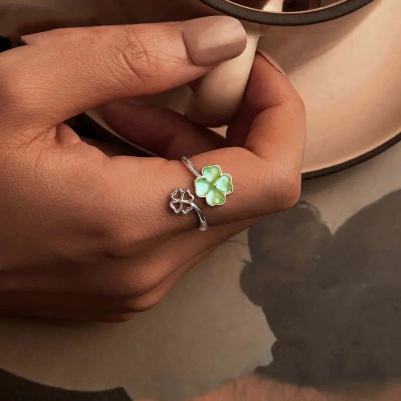 ˇStella JewelryˇWhite Gold Plated Lucky Four-Leaf Clover Ring
