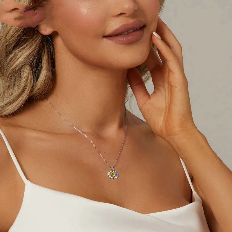 ˇStella JewelryˇWhite Gold Plated Sun and Moon Necklace