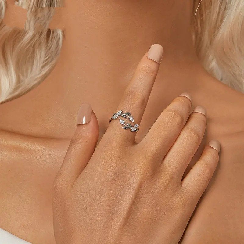 ˇStella JewelryˇSimple Leaf Adjustable Ring Lucky Leaves Statement
