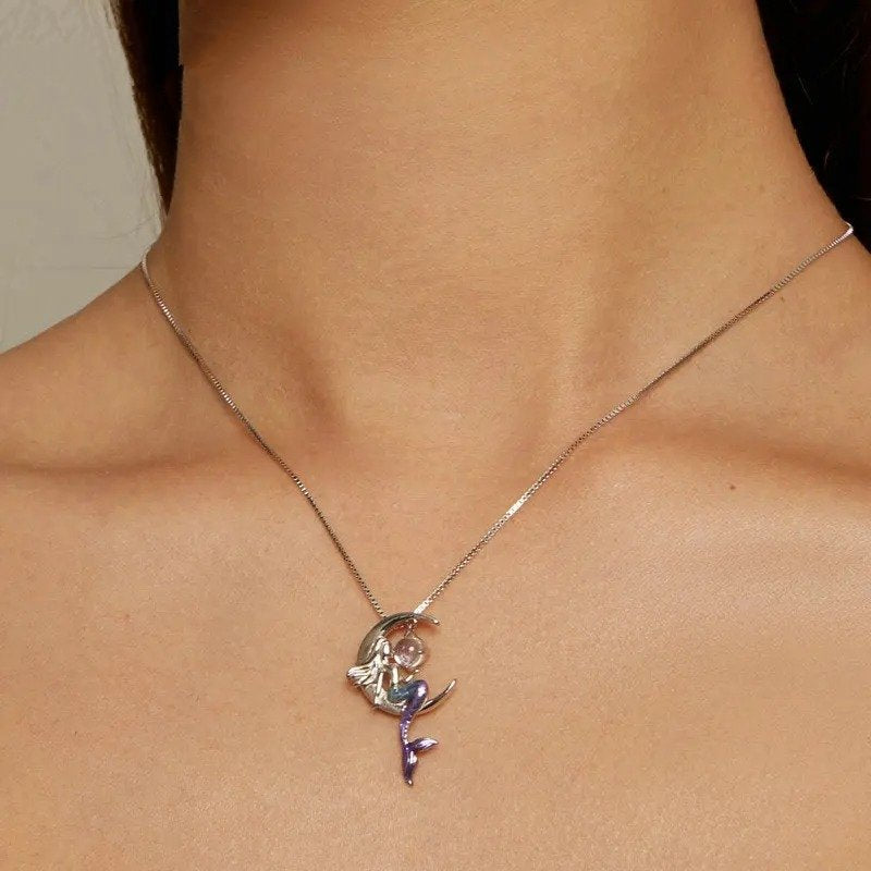ˇStella JewelryˇMermaid Pendant Necklace Moon Neck Chain