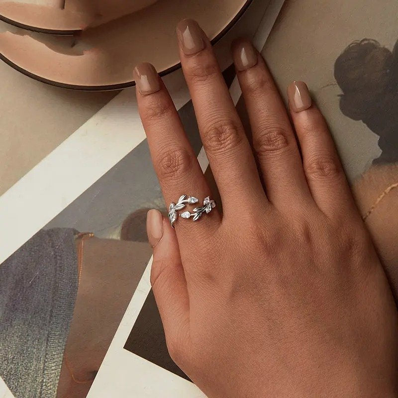 ˇStella JewelryˇSimple Leaf Adjustable Ring Lucky Leaves Statement