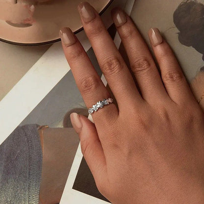 ˇStella JewelryˇFlower Ring Paved with Cubic Zirconia Statement Band Ring