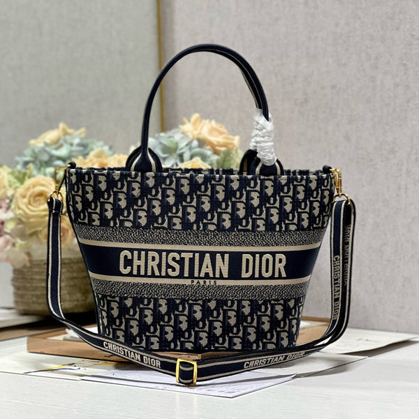 CD-Koboldtasche, neu, blau, schräge Stickerei